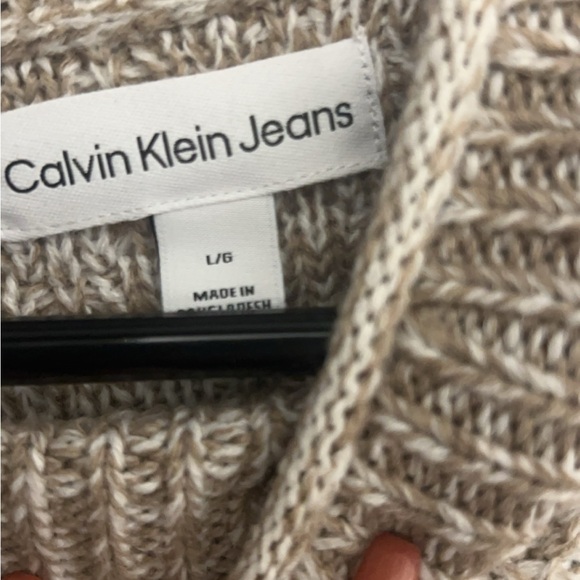 Calvin Klein - Picture 2 of 3